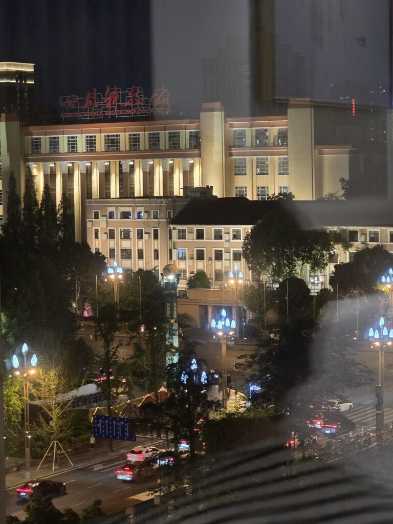 Chengdu Rushi Chaowa Hotel (Chunxi Road Tianfu Square Metro Station)