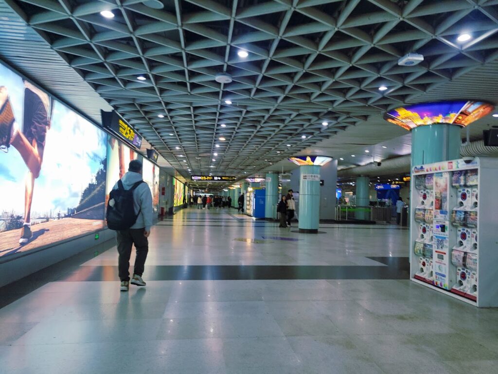 Khách sạn Thượng Hải gần metro cho du khách tự túc